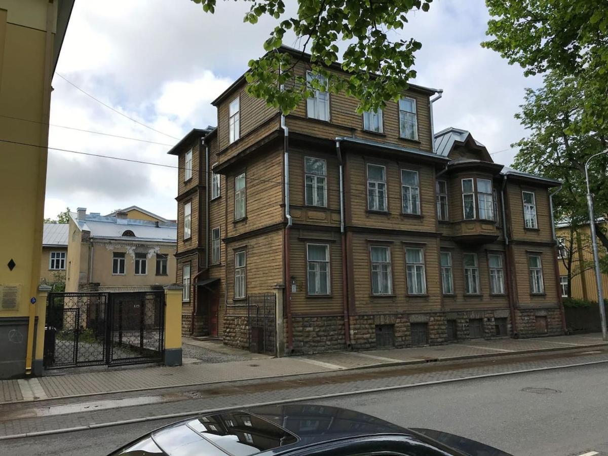 1 Bedroom Apartment Near Kadriorg Swan Pond 탈린 외부 사진