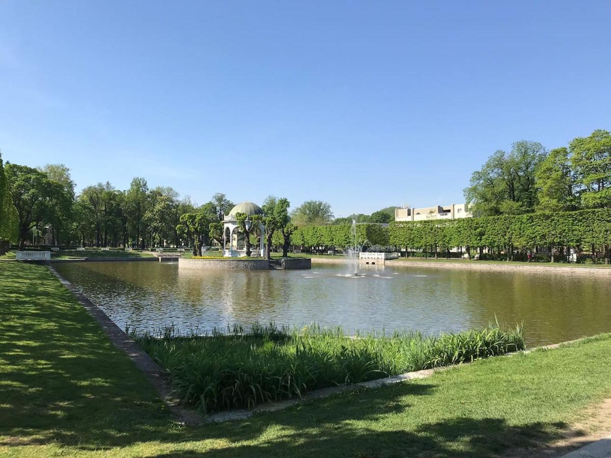 1 Bedroom Apartment Near Kadriorg Swan Pond 탈린 외부 사진